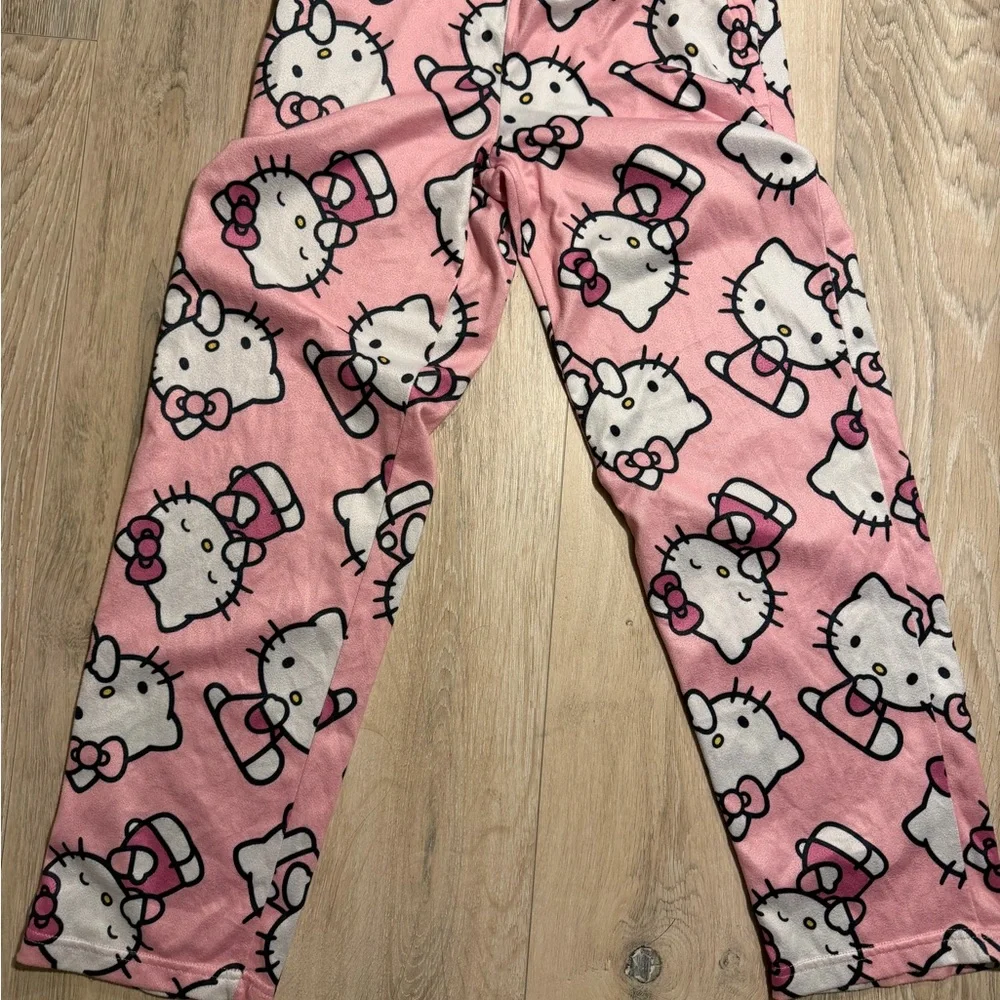 Sanrio Hello Kitty Pink Apparel‎